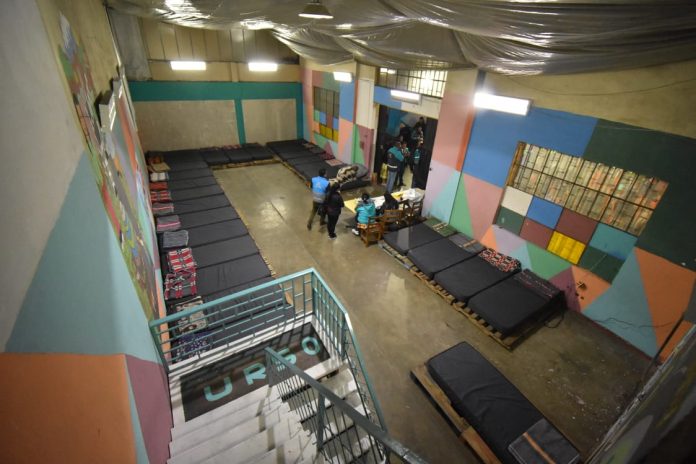TERMINAL DE BUSES DE LA PAZ ABRE ALBERGUE TEMPORAL PARA USUARIOS AFECTADOS POR LOS BLOQUEOS