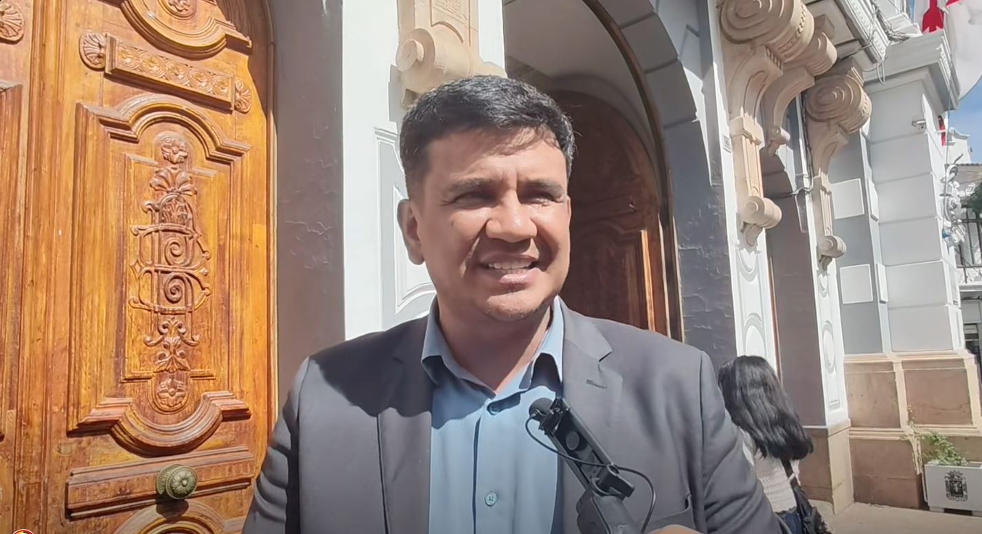 CHUQUISACA LEVANTA BLOQUEOS Y GARANTIZA LIBRE TRÁNSITO POR LOS FESTEJOS DEL 25 DE MAYO