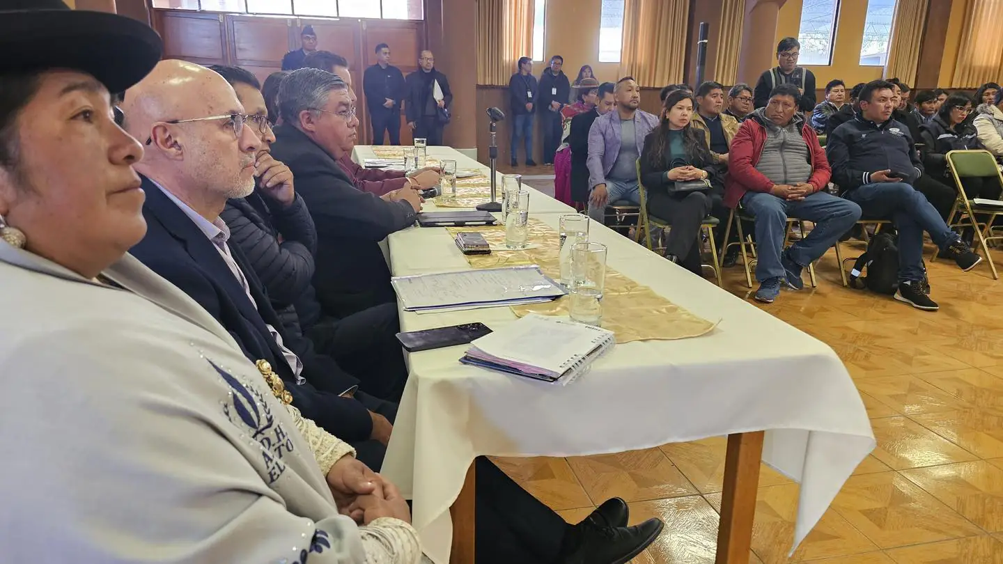 VICEPRESIDENCIA E IGLESIA CONVOCAN A DIÁLOGO ENTRE EL GOBIERNO Y LOS MOVILIZADOS
