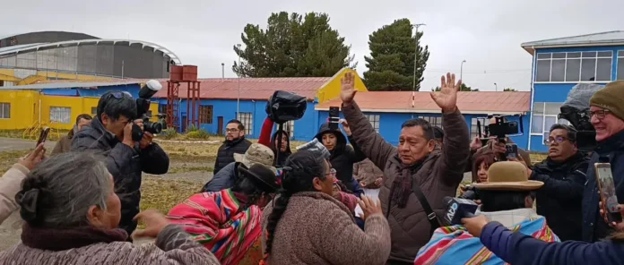 VUELO SOLIDARIO RETORNA A BOLIVIANOS VARADOS EN PERÚ