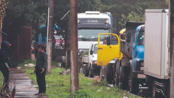  ASOSUR DENUNCIA REDUCCIÓN DE COMBUSTIBLE Y CRECEN LAS FILAS EN SURTIDORES DE SANTA CRUZ 
