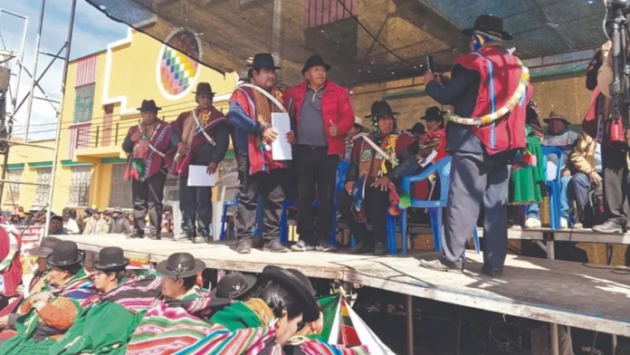  CONFLICTO CUMPLE 50 DÍAS Y DIÁLOGO ENTRE EL GOBIERNO Y LA COB SIGUE SIN ACUERDOS