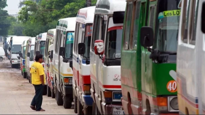  ESCASEZ DE DIÉSEL REDUCE HASTA EN 60% LAS OPERACIONES DEL TRANSPORTE EN SANTA CRUZ 