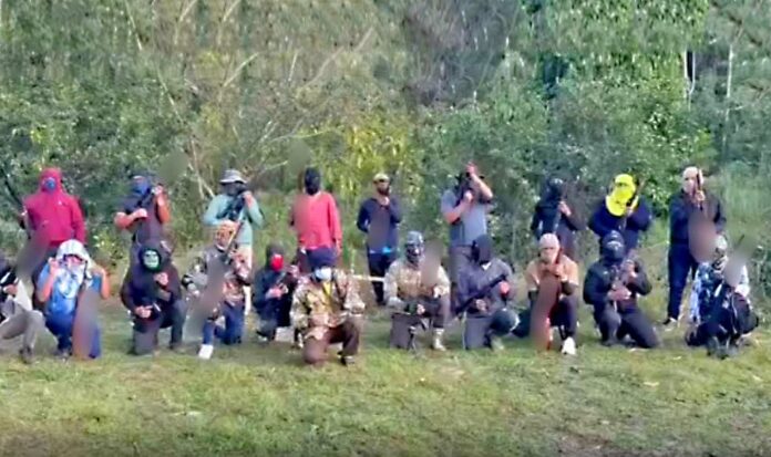  GRUPO ARMADO AMENAZA A POLICÍAS Y MILITARES TRAS LOS HECHOS VIOLENTOS EN SAN JULIÁN 