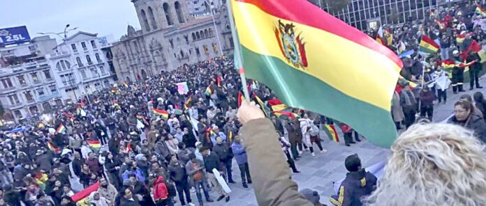 CRECE LA PRESIÓN PARA QUE EL GOBIERNO DECRETE ESTADO DE EXCEPCIÓN ANTE LOS BLOQUEOS 