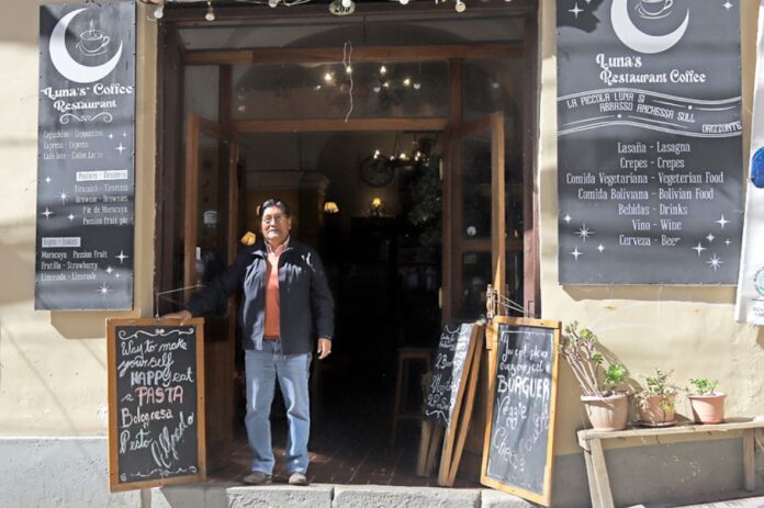 DEL RESTAURANTE AL CAMIÓN: LOS BLOQUEOS GOLPEAN CON FUERZA A LA ECONOMÍA BOLIVIANA 