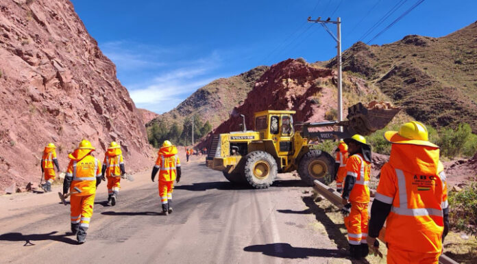  BOLIVIA AMANECE SIN BLOQUEOS TRAS 51 DÍAS DE CONFLICTO, REPORTA LA ABC 