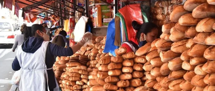 LA MARRAQUETA REGRESA A LOS MERCADOS DE LA PAZ TRAS EL PARO DE LOS PANIFICADORES, PERO EL SECTOR SIGUE EN EMERGENCIA 