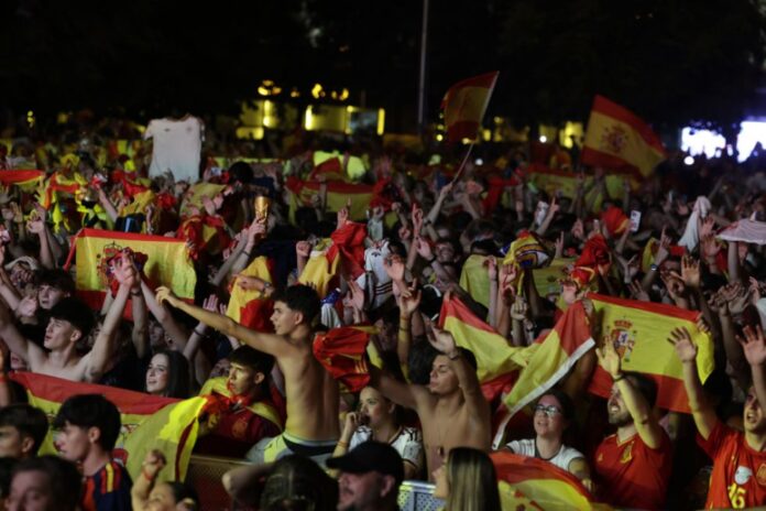 FESTEJOS DEL MUNDIAL DEJAN DOS MUERTOS EN ESPAÑA