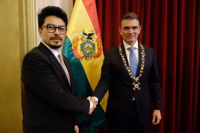 RODRIGO PAZ RECIBE LA MÁXIMA DISTINCIÓN DEL ESTADO BOLIVIANO
