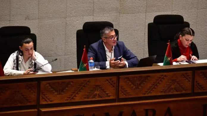 ESPINOZA DENUNCIA IRREGULARIDADES EN EL COBRO DE BONOS
