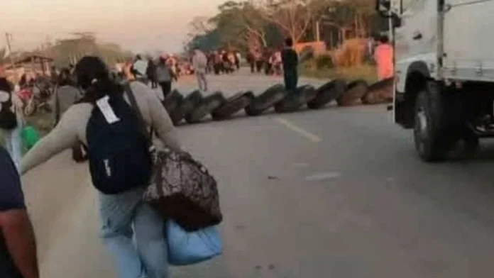 SUSPENDEN VIAJES A TRINIDAD POR BLOQUEO EN LA RUTA
