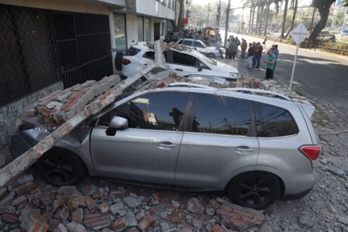 SISMO DE MAGNITUD 7,4 SACUDE COLOMBIA Y DEJA DAÑOS