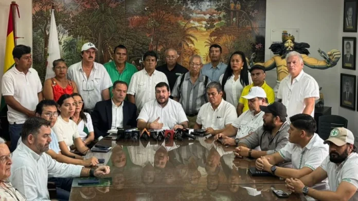 COMITÉ PRO SANTA CRUZ ALISTA ASAMBLEA POR ESCASEZ DE DIÉSEL