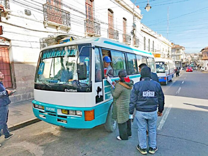 HAY DEBATE POR LAS TARIFAS DEL TRANSPORTE PÚBLICO EN CHUQUISACA 