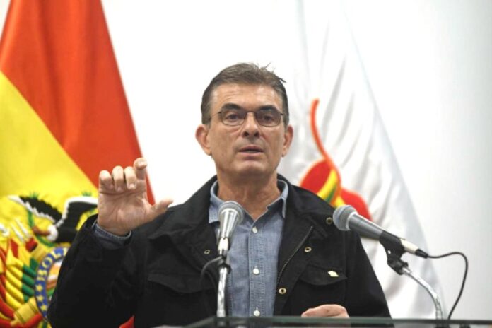  PAZ DEFIENDE SU VIAJE A EEUU Y AFIRMA QUE ASEGURÓ $US 10.000 MILLONES 