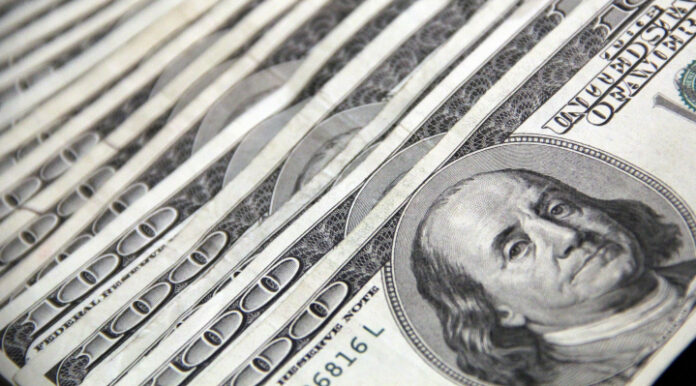  DÓLAR BAJA A BS 10,99 Y MANTIENE SU TENDENCIA DESCENDENTE 