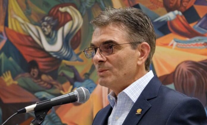 PAZ SE REÚNE CON ALCALDES DE CAPITALES Y EL ALTO PARA COORDINAR RECURSOS 