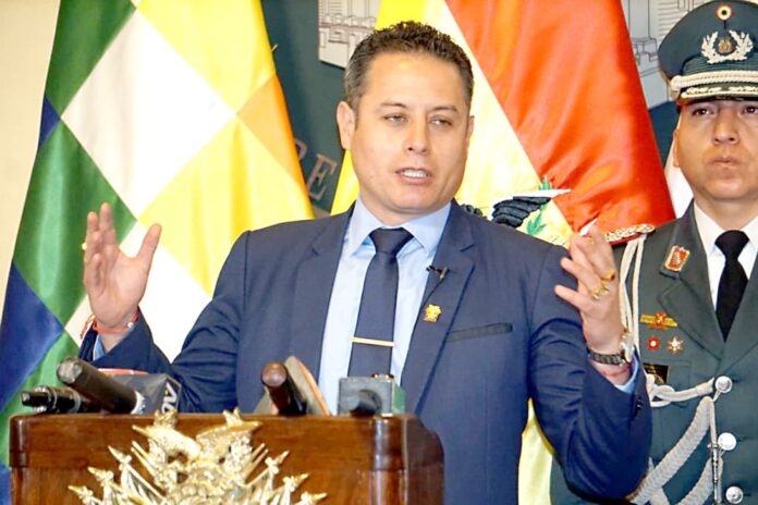 LARA PRESENTA SUPUESTO AUDIO Y PIDE PERITAJE A LA FISCALÍA