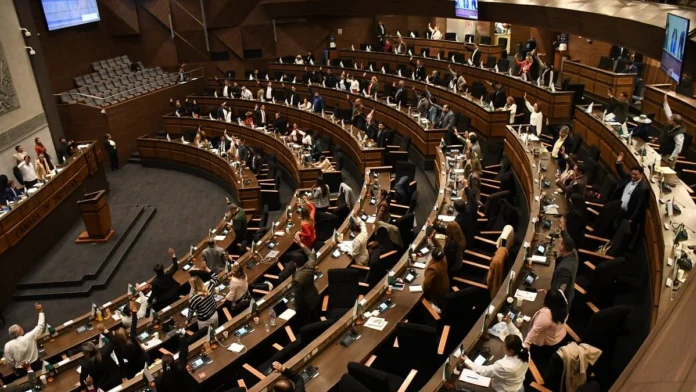  URIÓSTE DESIGNA FISCALES EN LOS NUEVE DEPARTAMENTOS Y LA ASAMBLEA PREPARA LA ELECCIÓN DEL TITULAR 