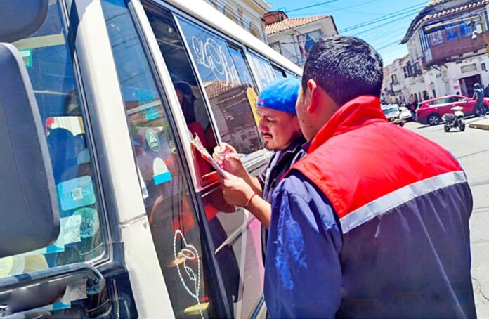  TRANSPORTE DE SUCRE AMENAZA CON REPLIEGUE Y EXIGE REVISAR LAS TARIFAS
