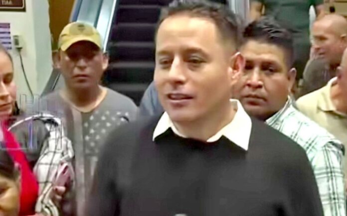 EDMAND LARA CUESTIONA DESTITUCIÓN DE MARIACA Y ANUNCIA QUE NO POSESIONARÁ A URIOSTE POR AHORA 
