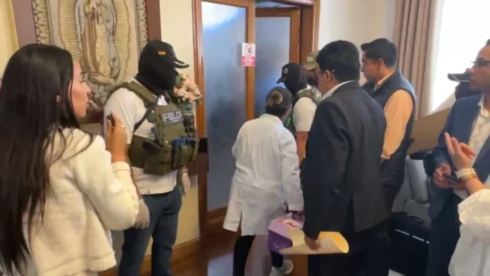  DESPRECINTAN DESPACHOS DEL EXFISCAL RÓGER MARIACA PARA RECOLECTAR PRUEBAS EN SUCRE